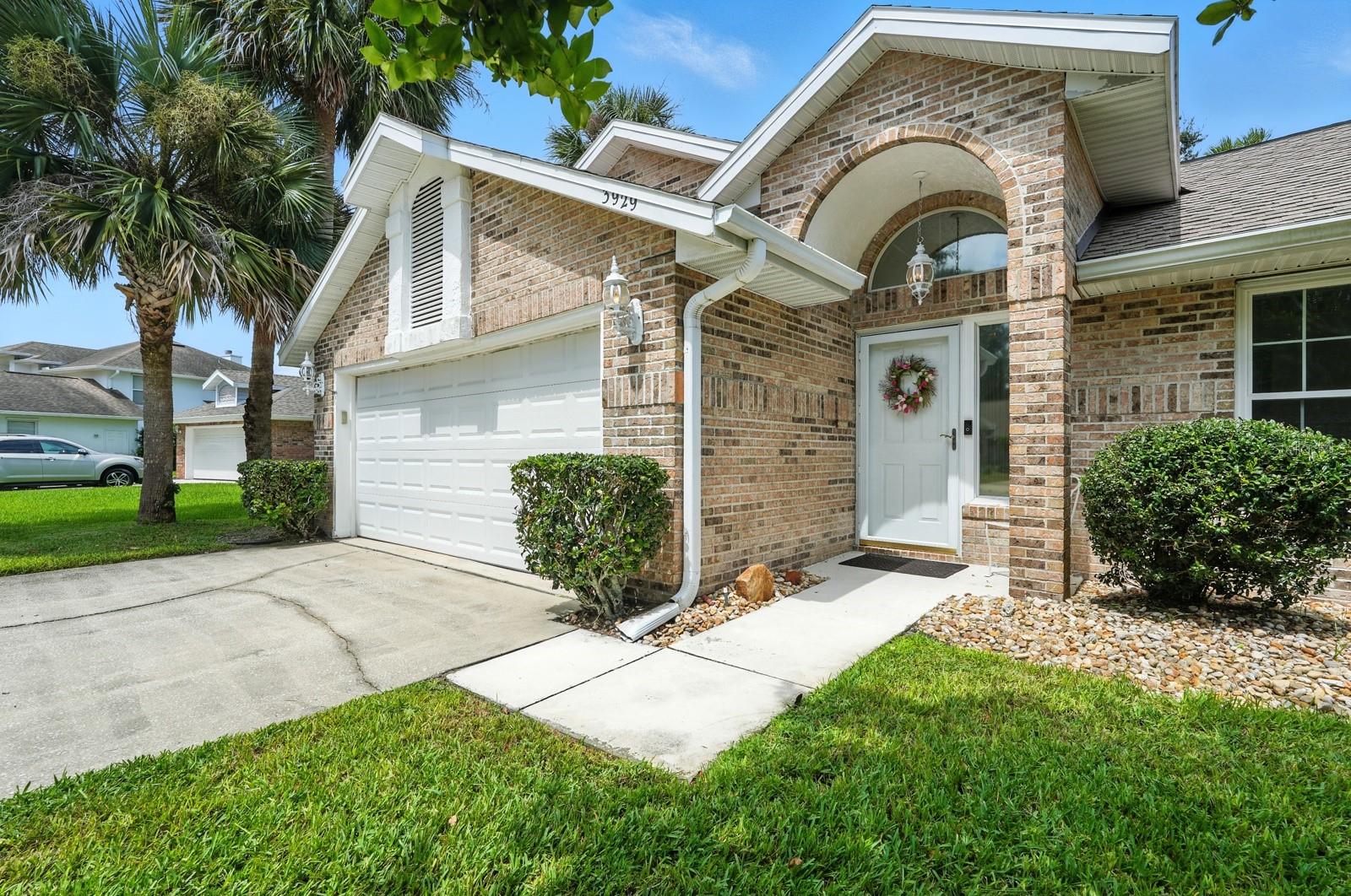 Image 3 of 58 For 3929 Oak Crest Circle