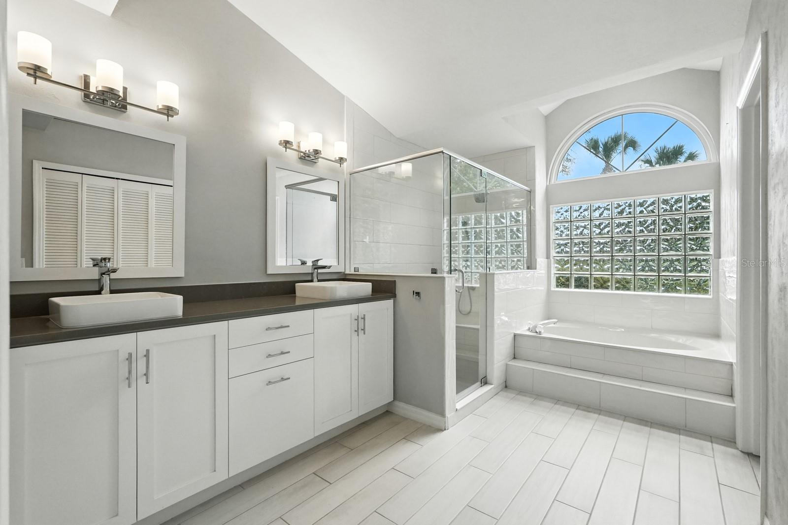 Image 33 of 58 For 3929 Oak Crest Circle
