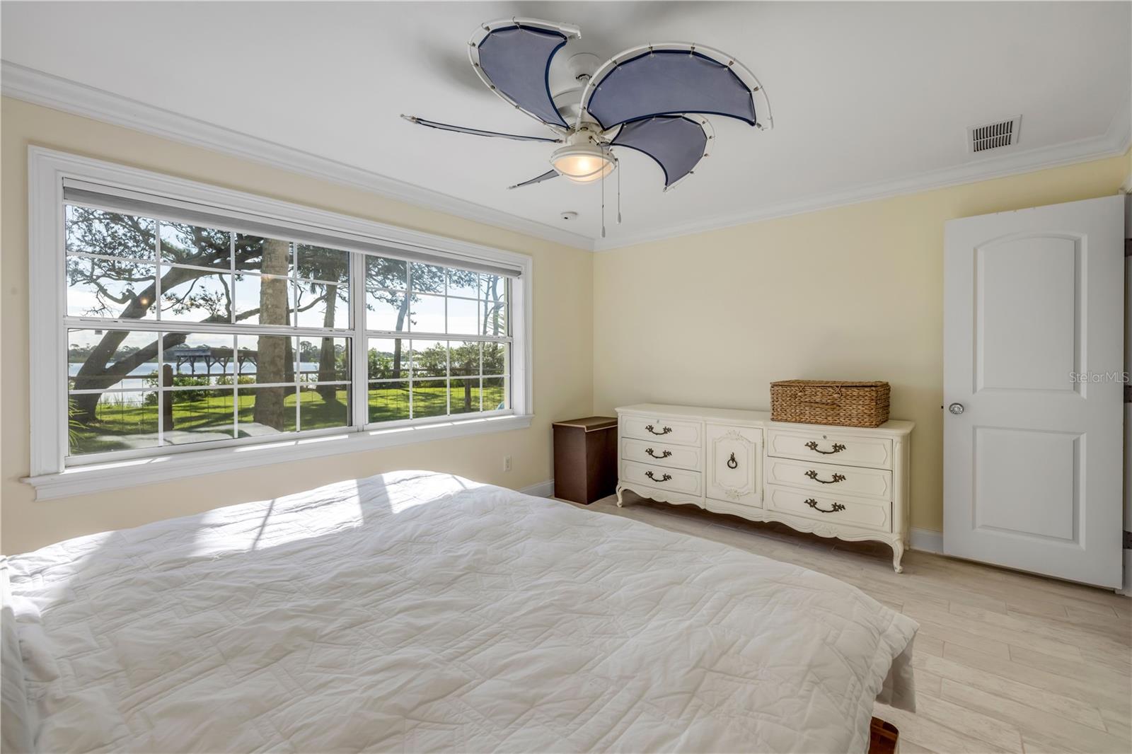 Image 36 of 76 For 1949 Bayview Drive