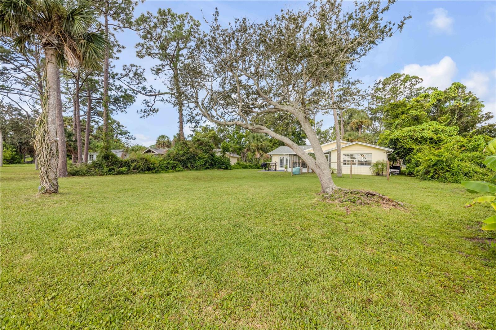 Image 49 of 76 For 1949 Bayview Drive