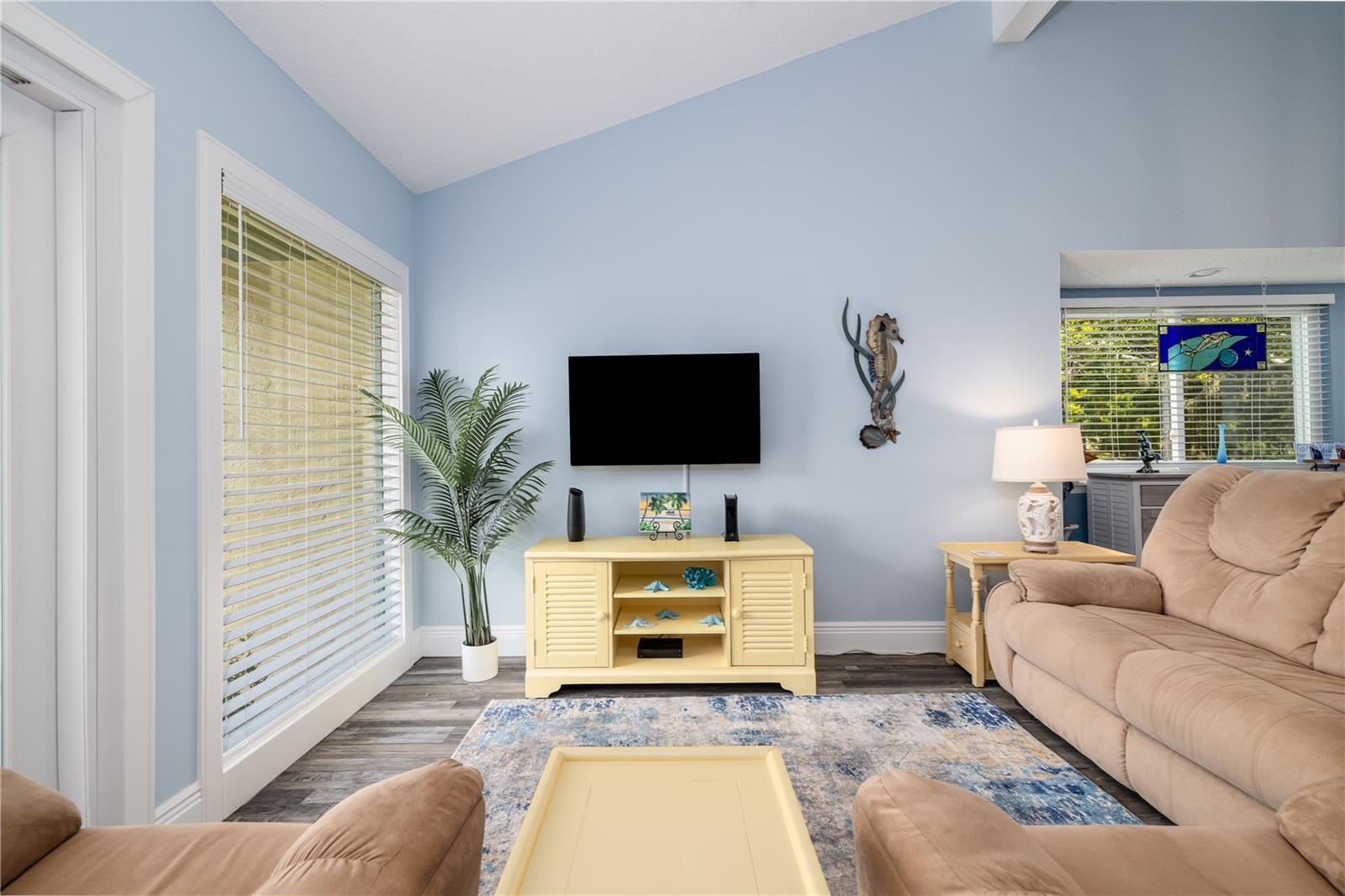 Image 10 of 28 For 205 Club House Boulevard