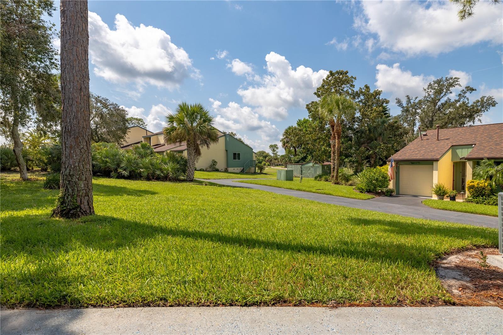 Image 21 of 28 For 205 Club House Boulevard