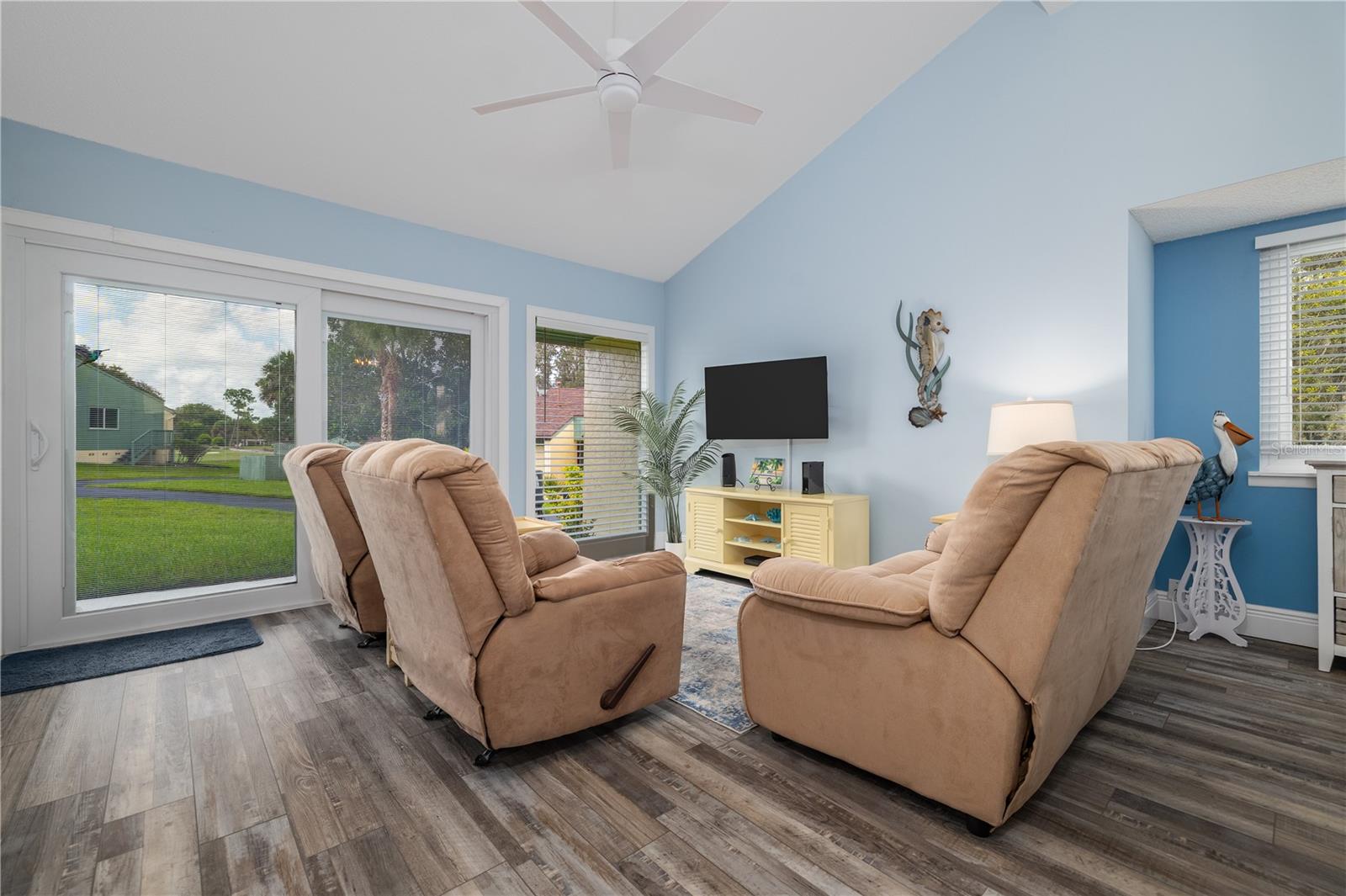 Image 9 of 28 For 205 Club House Boulevard