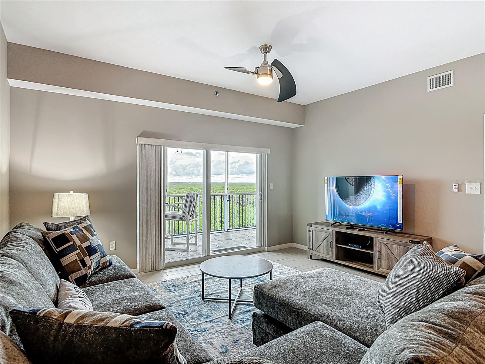 Image 15 of 48 For 5300 Atlantic Avenue 5504