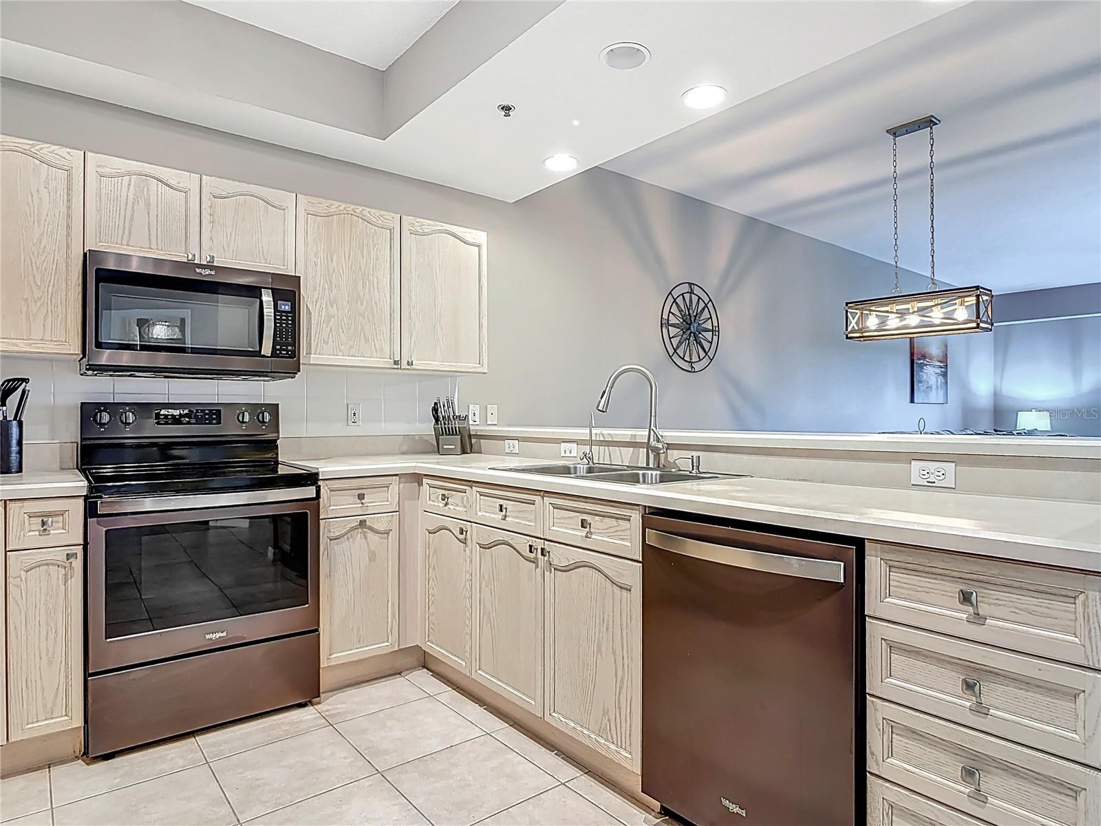 Image 7 of 48 For 5300 Atlantic Avenue 5504