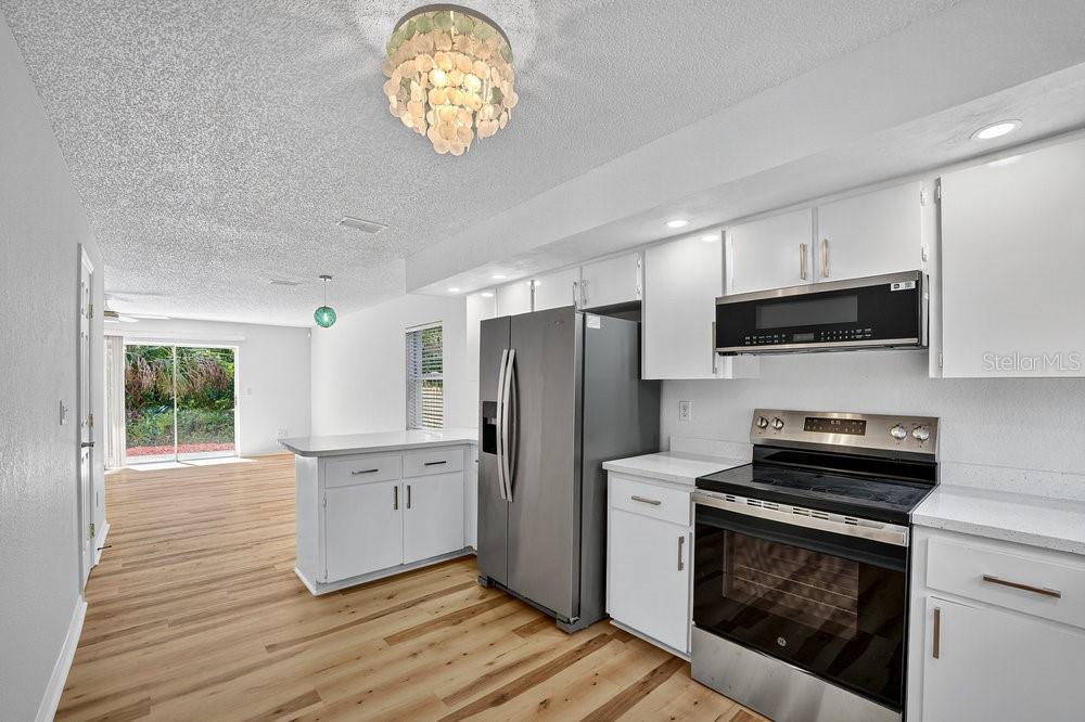 Image 5 of 42 For 713 Laurel Bay Circle