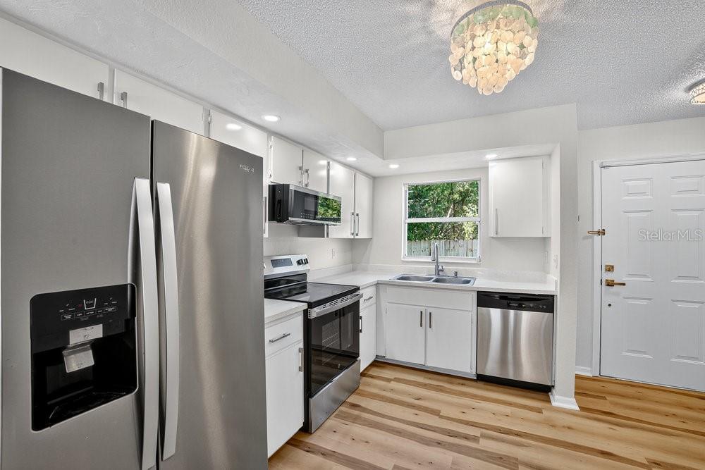 Image 7 of 42 For 713 Laurel Bay Circle