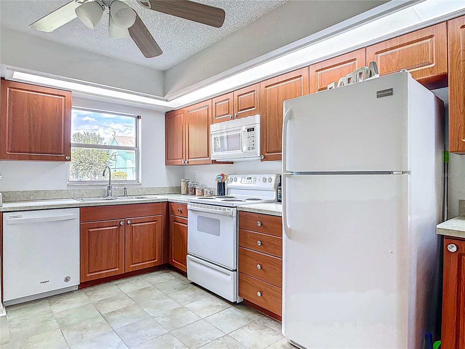 Image 17 of 51 For 717 Laurel Bay Circle