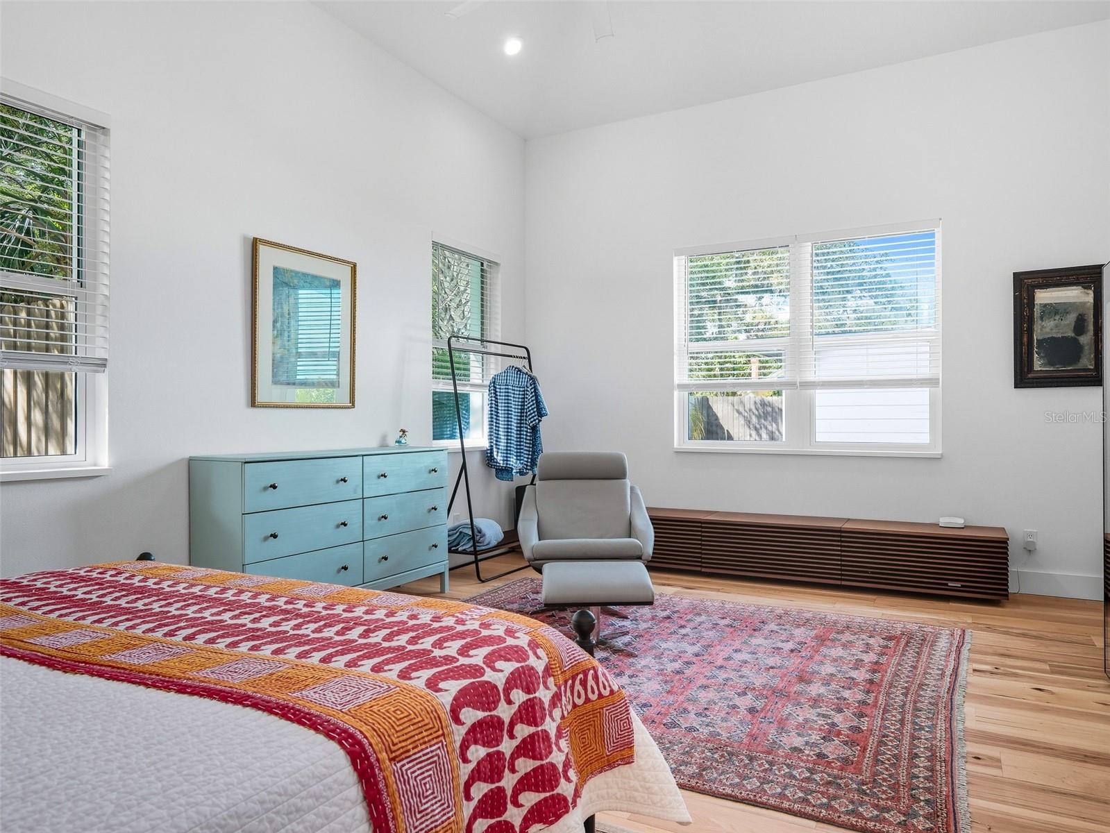 Image 40 of 74 For 513 Ball Street