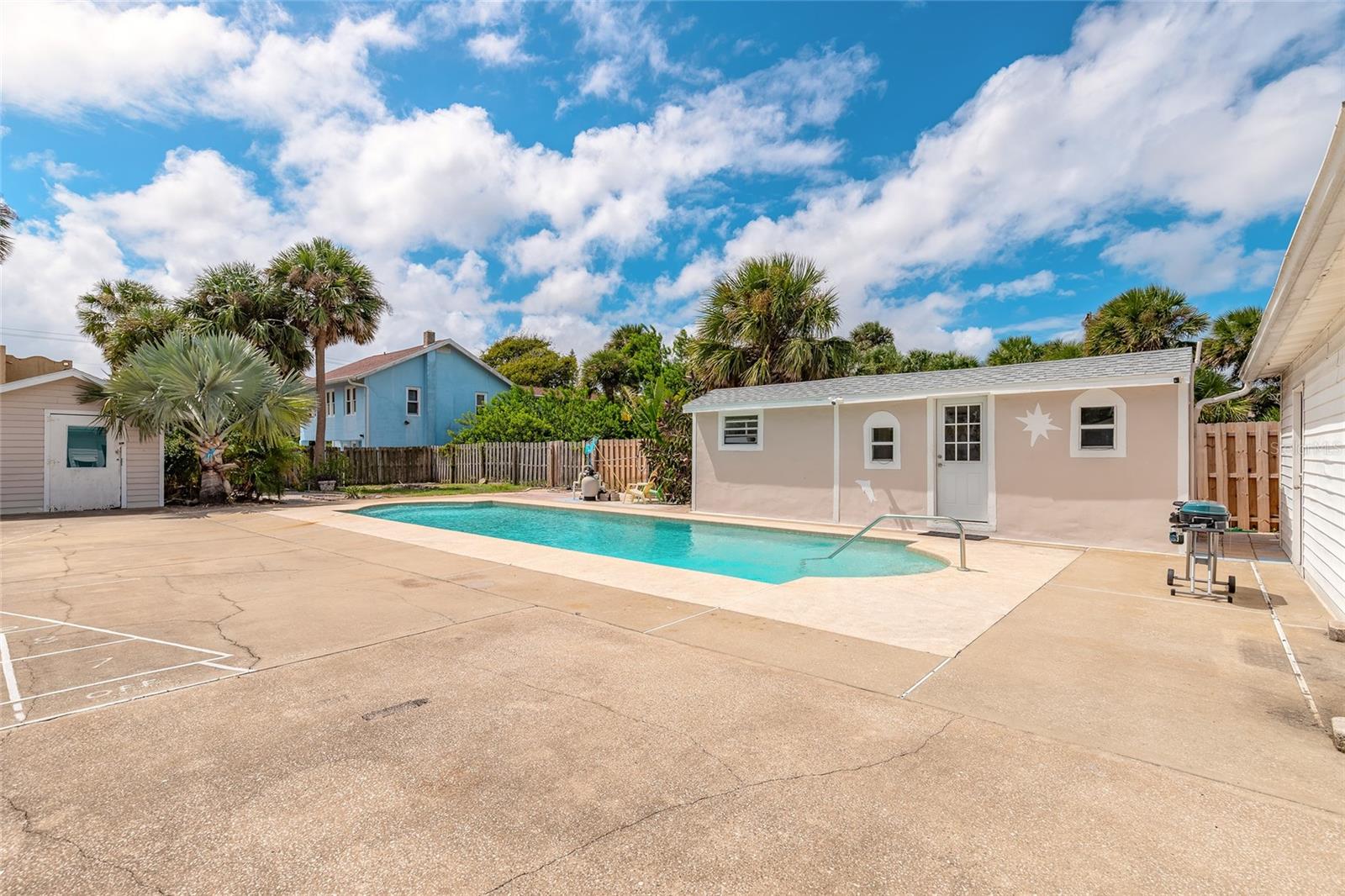Image 12 of 49 For 412 Revilo Boulevard