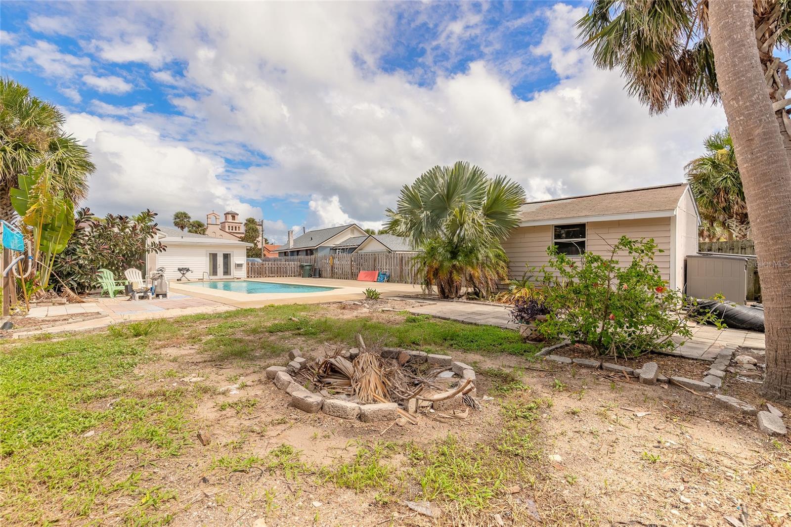 Image 14 of 49 For 412 Revilo Boulevard