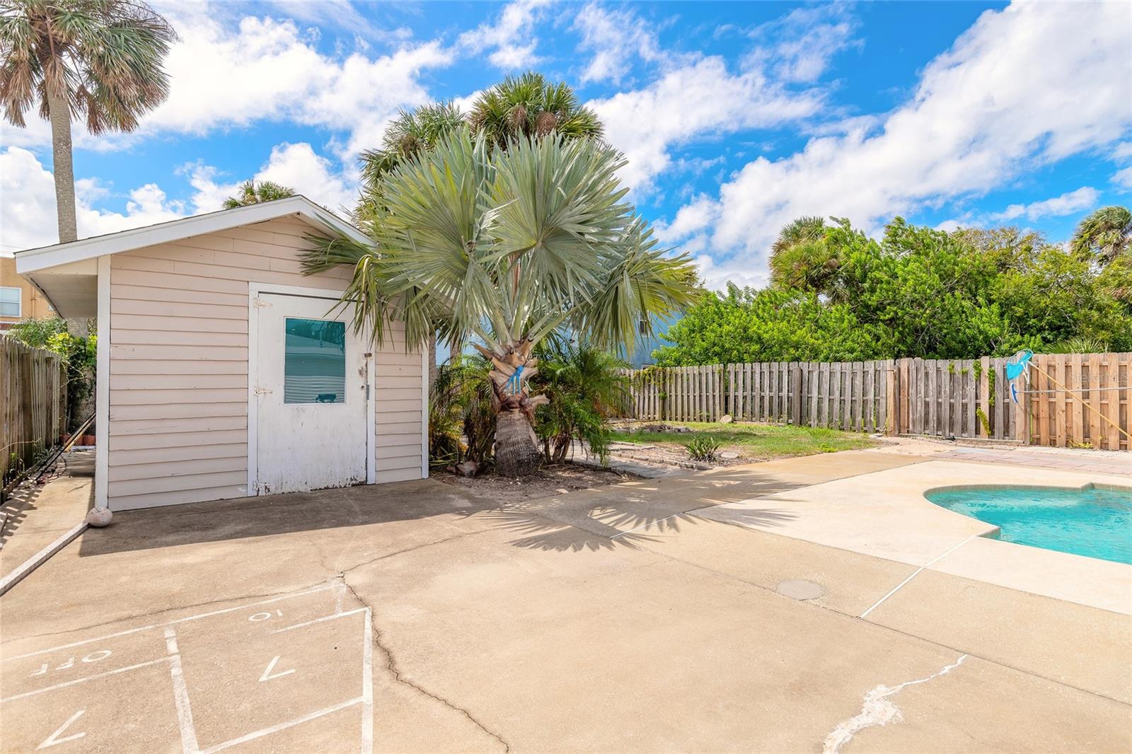 Image 41 of 49 For 412 Revilo Boulevard