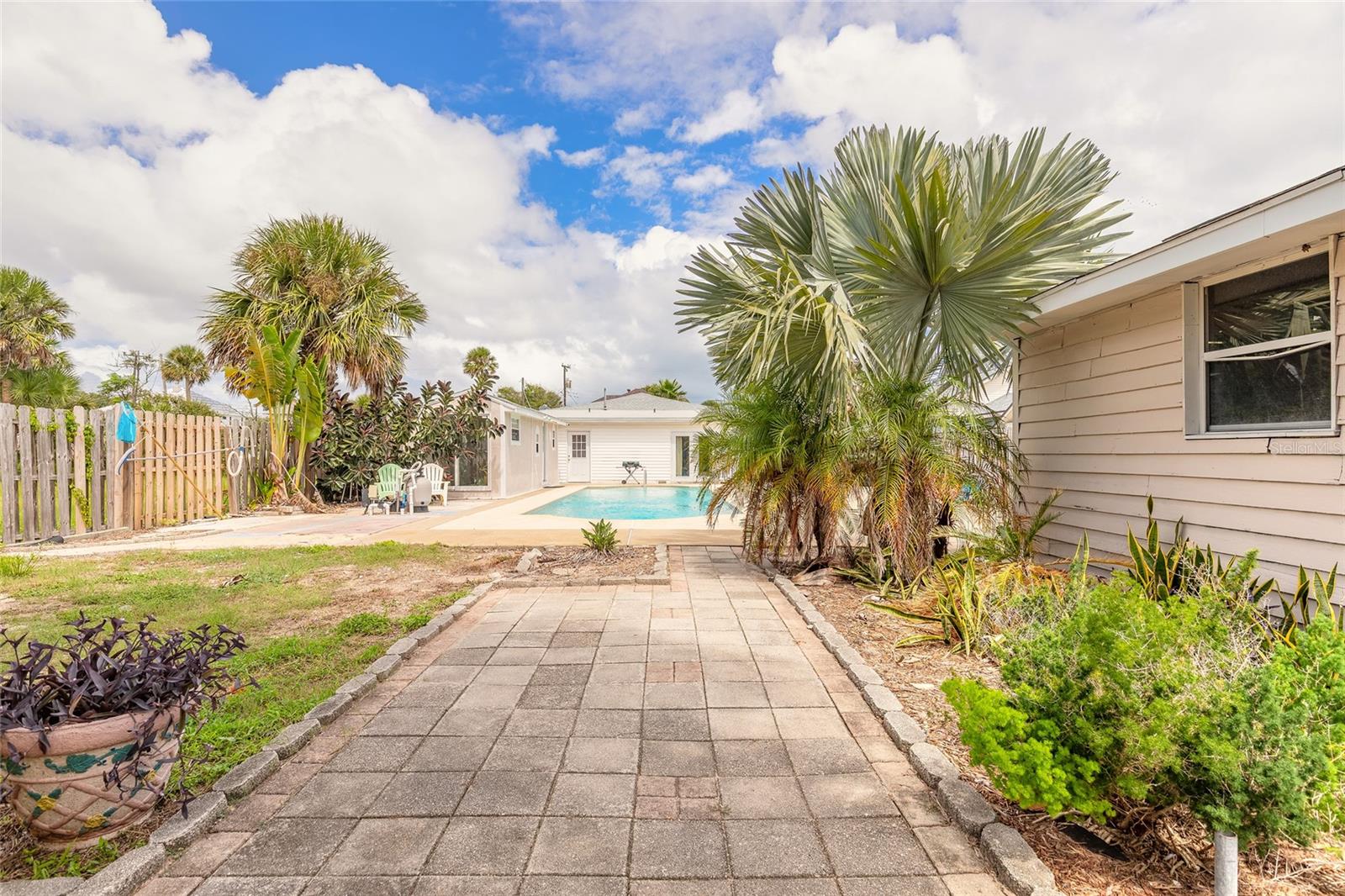 Image 44 of 49 For 412 Revilo Boulevard