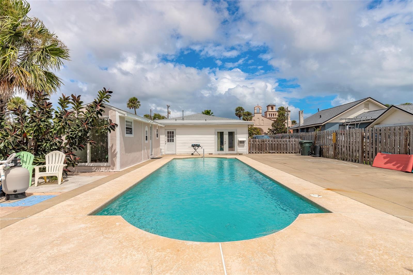 Image 5 of 49 For 412 Revilo Boulevard