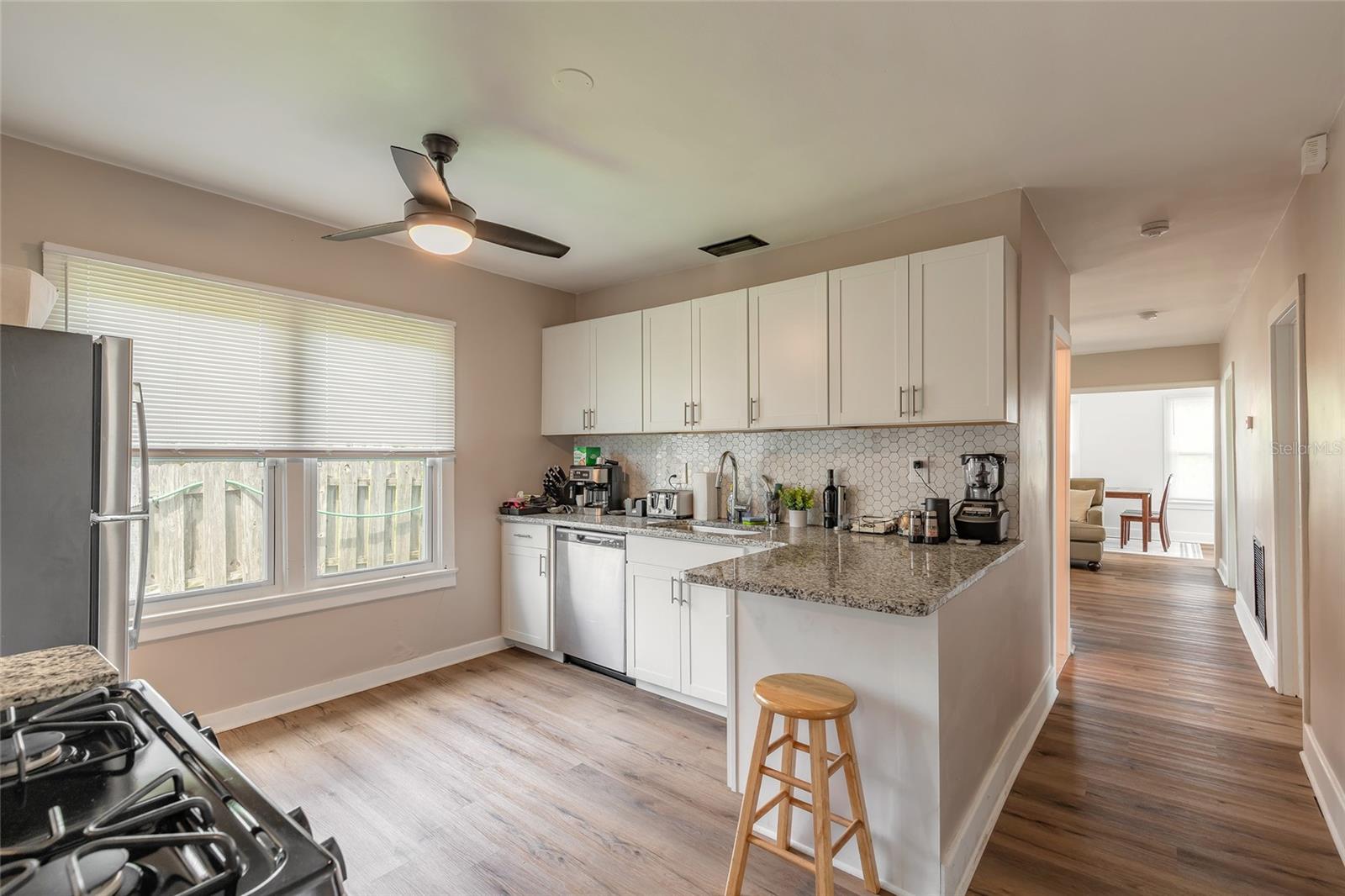 Image 7 of 49 For 412 Revilo Boulevard