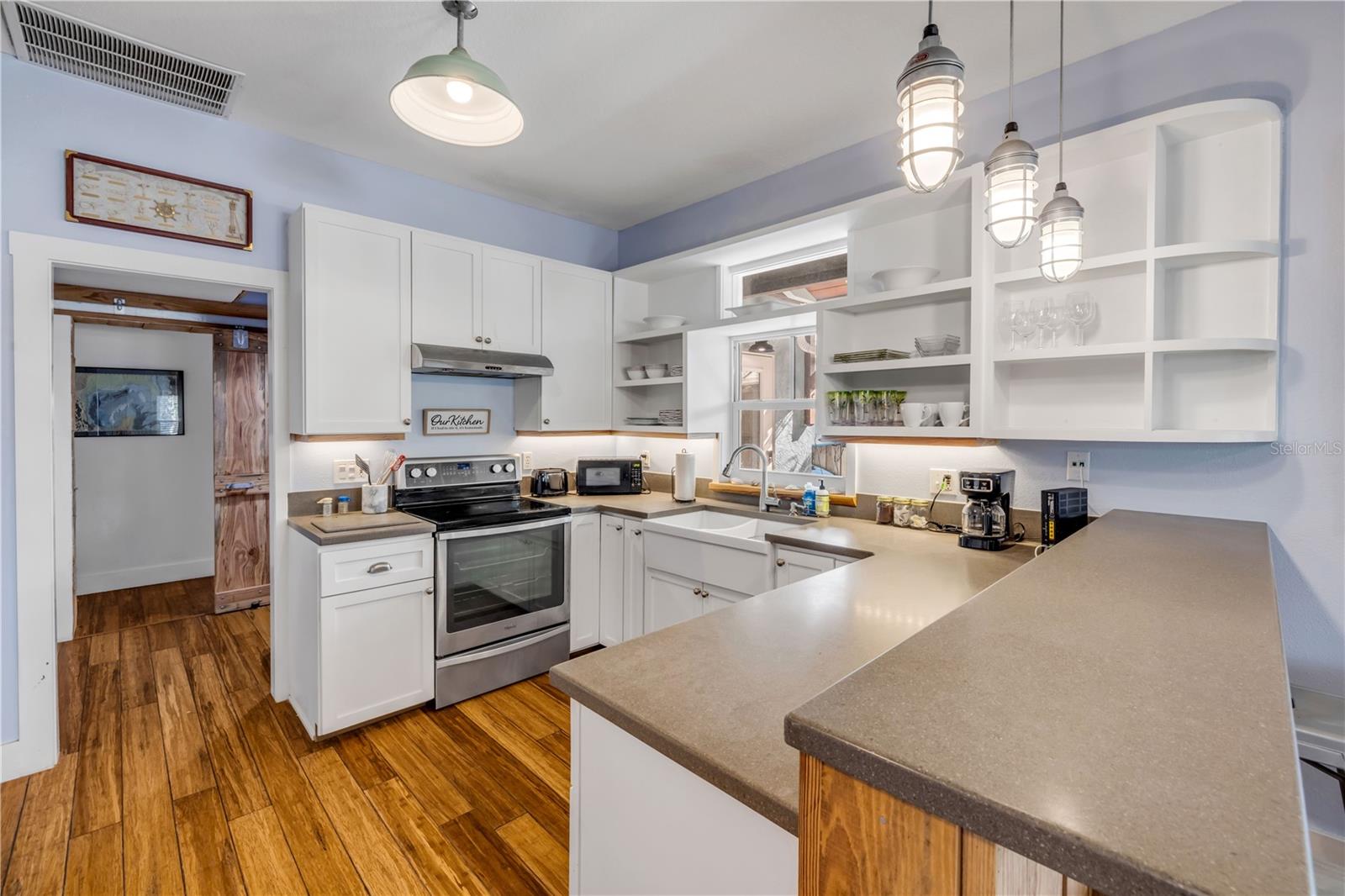 Image 10 of 47 For 418 Columbus Avenue