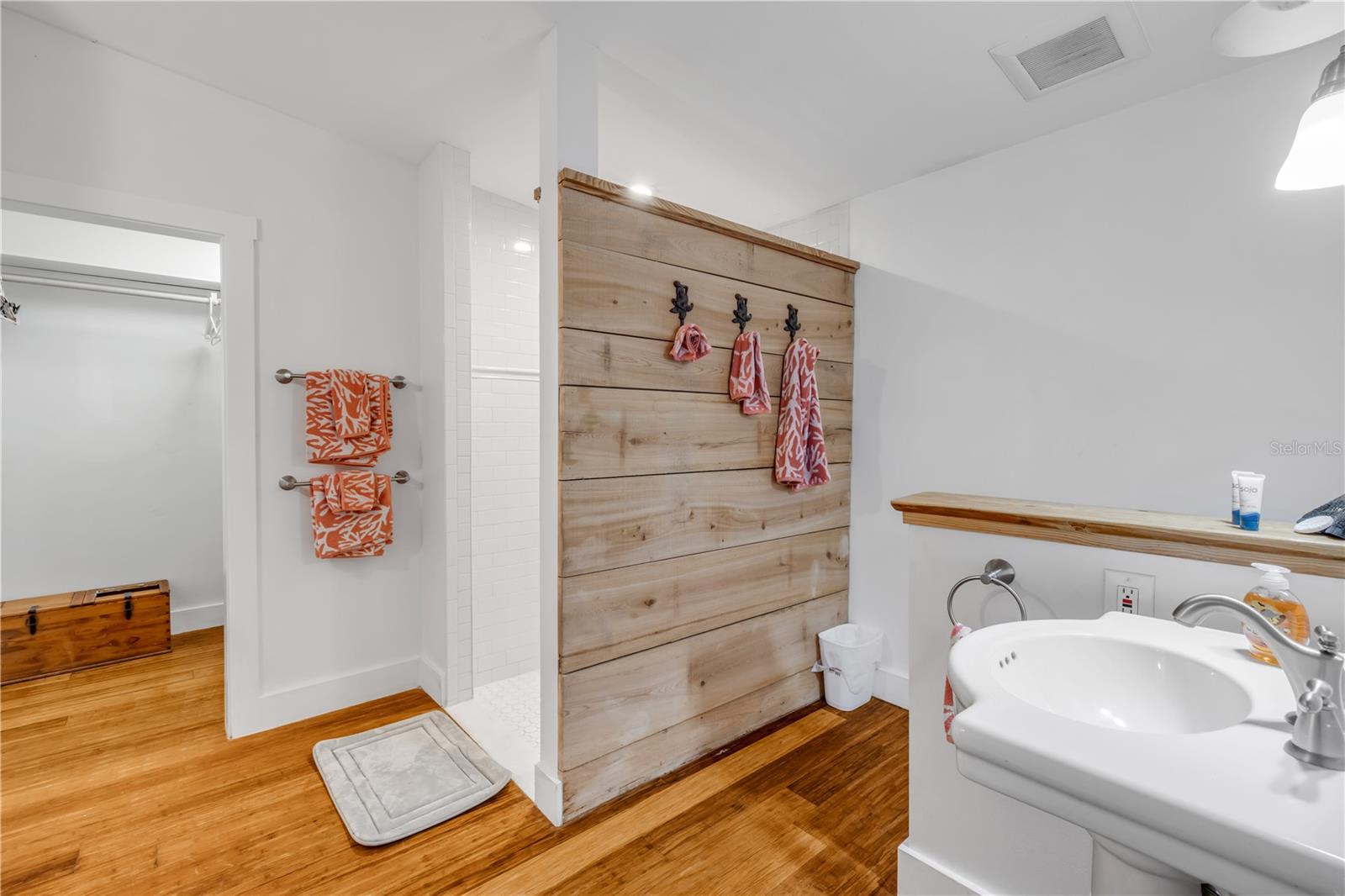 Image 23 of 47 For 418 Columbus Avenue