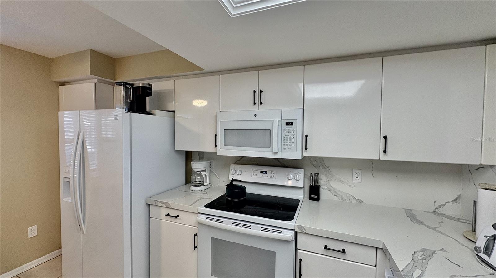 Image 11 of 50 For 2700 Peninsula Avenue 322