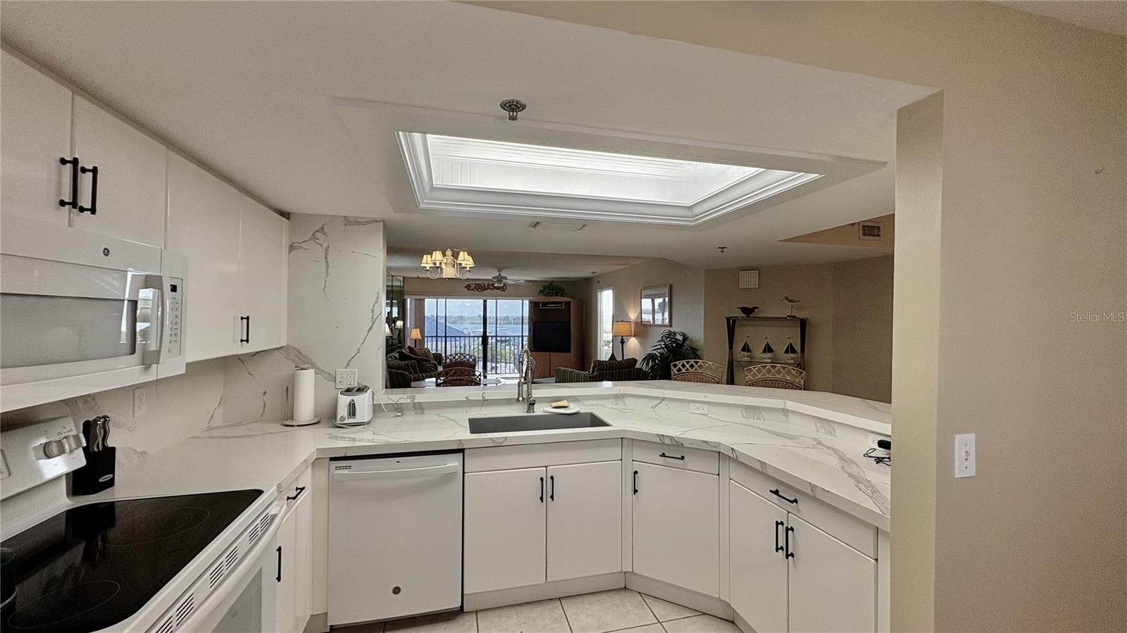 Image 4 of 50 For 2700 Peninsula Avenue 322