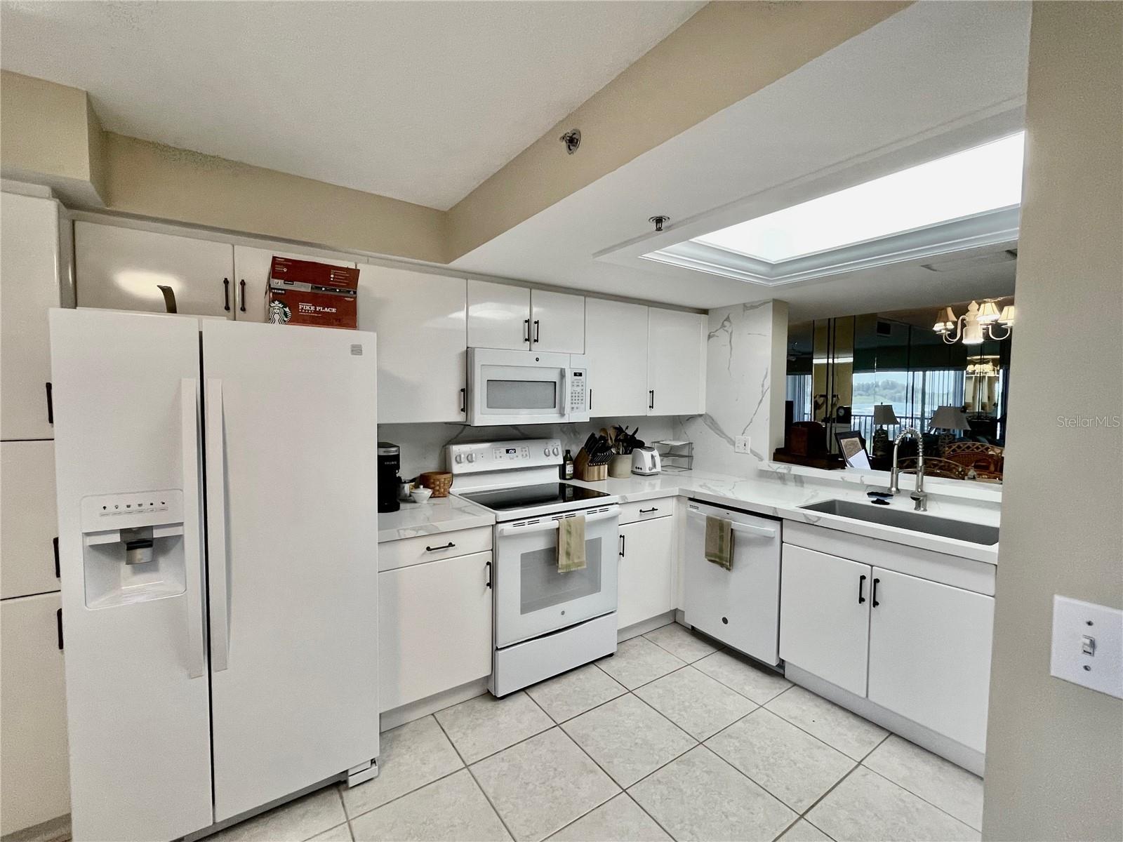 Image 9 of 50 For 2700 Peninsula Avenue 322