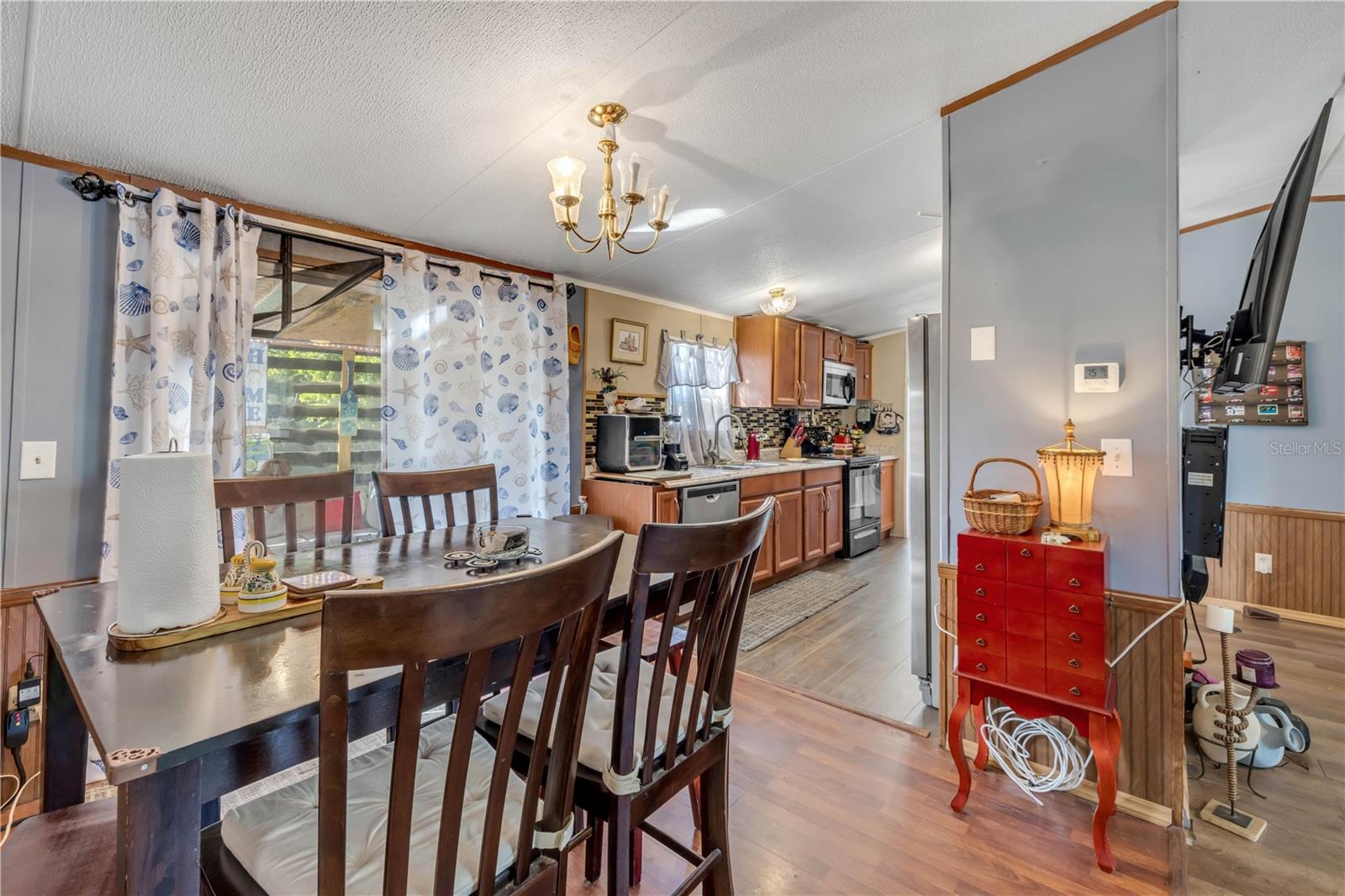 Image 10 of 31 For 475 Leslie Drive