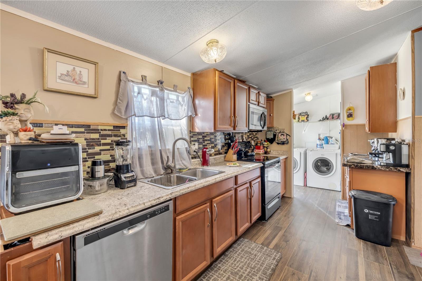 Image 11 of 31 For 475 Leslie Drive