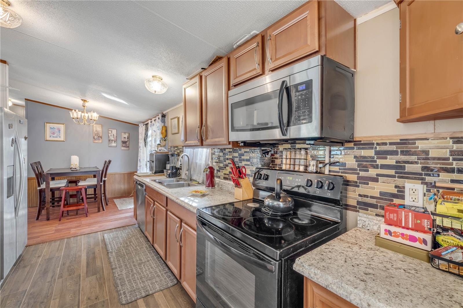 Image 13 of 31 For 475 Leslie Drive