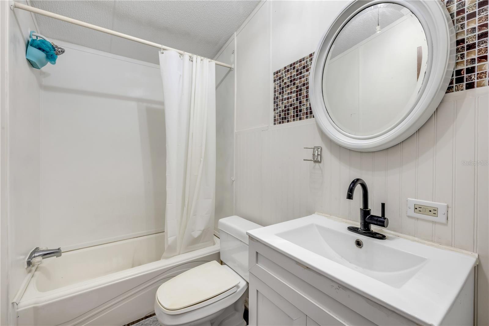 Image 16 of 31 For 475 Leslie Drive