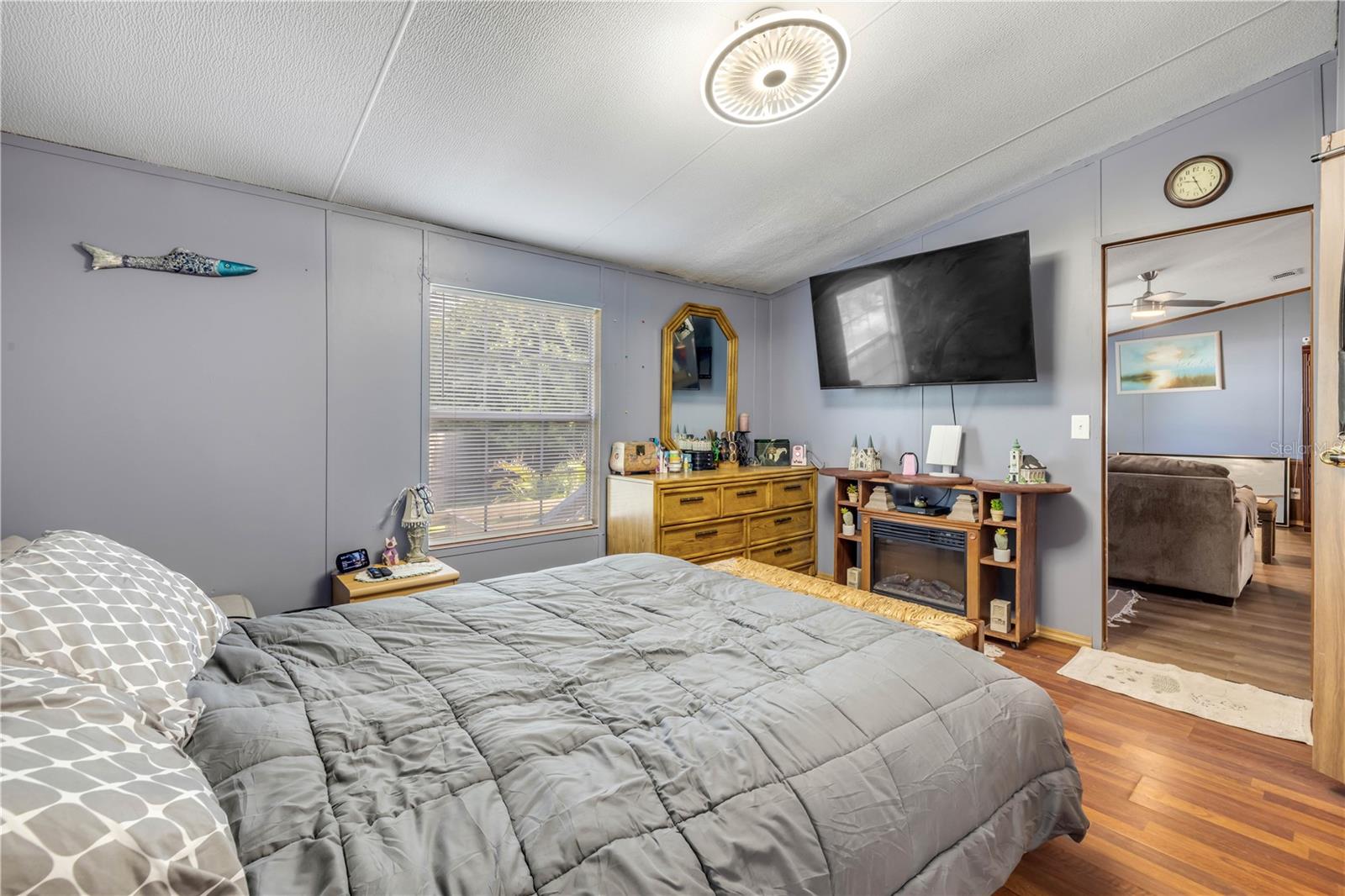 Image 22 of 31 For 475 Leslie Drive