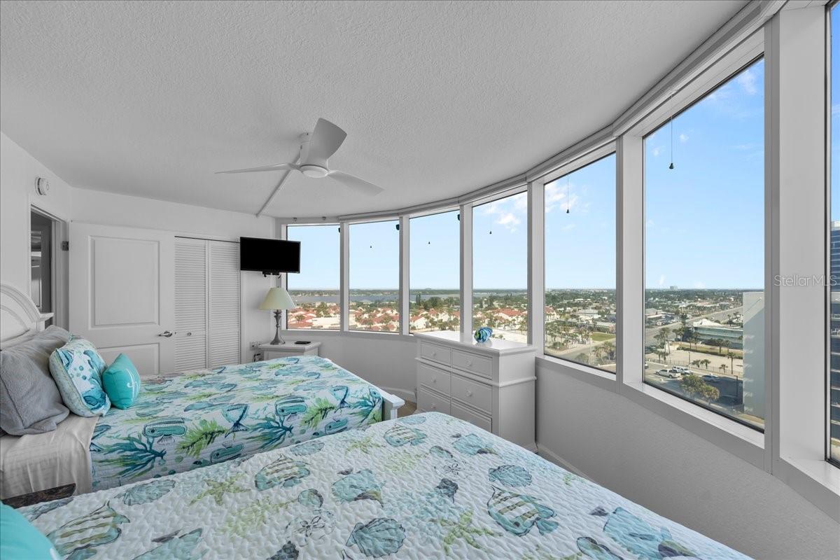 Image 21 of 52 For 2625 Atlantic Avenue 11nw