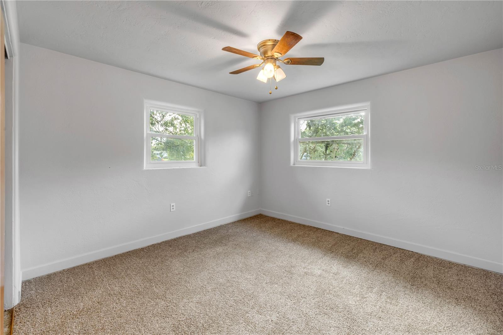 Image 16 of 47 For 719 Jane Avenue