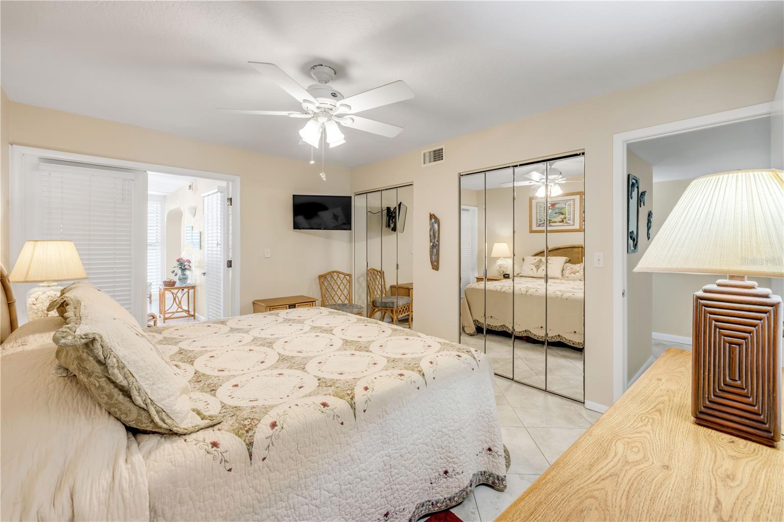 Image 11 of 52 For 5203 Atlantic Avenue 313b