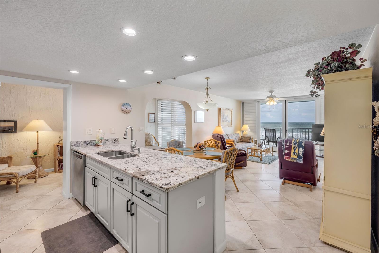 Image 17 of 52 For 5203 Atlantic Avenue 313b