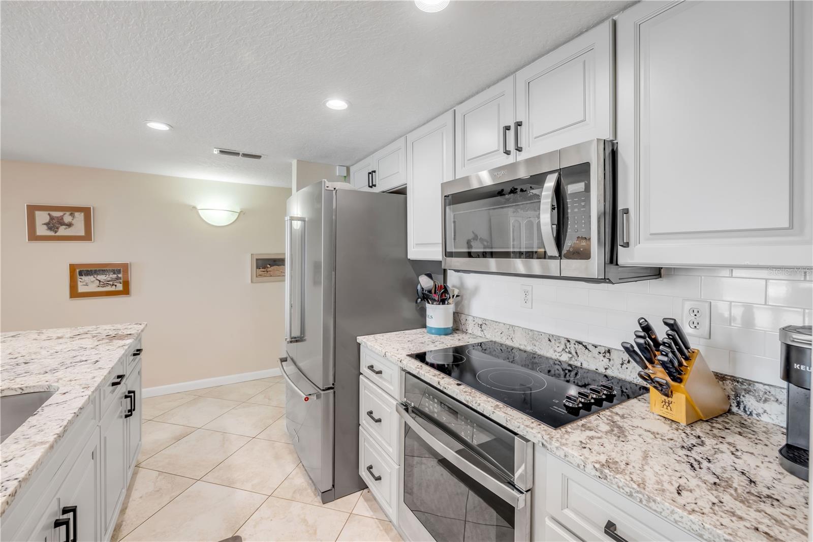 Image 18 of 52 For 5203 Atlantic Avenue 313b