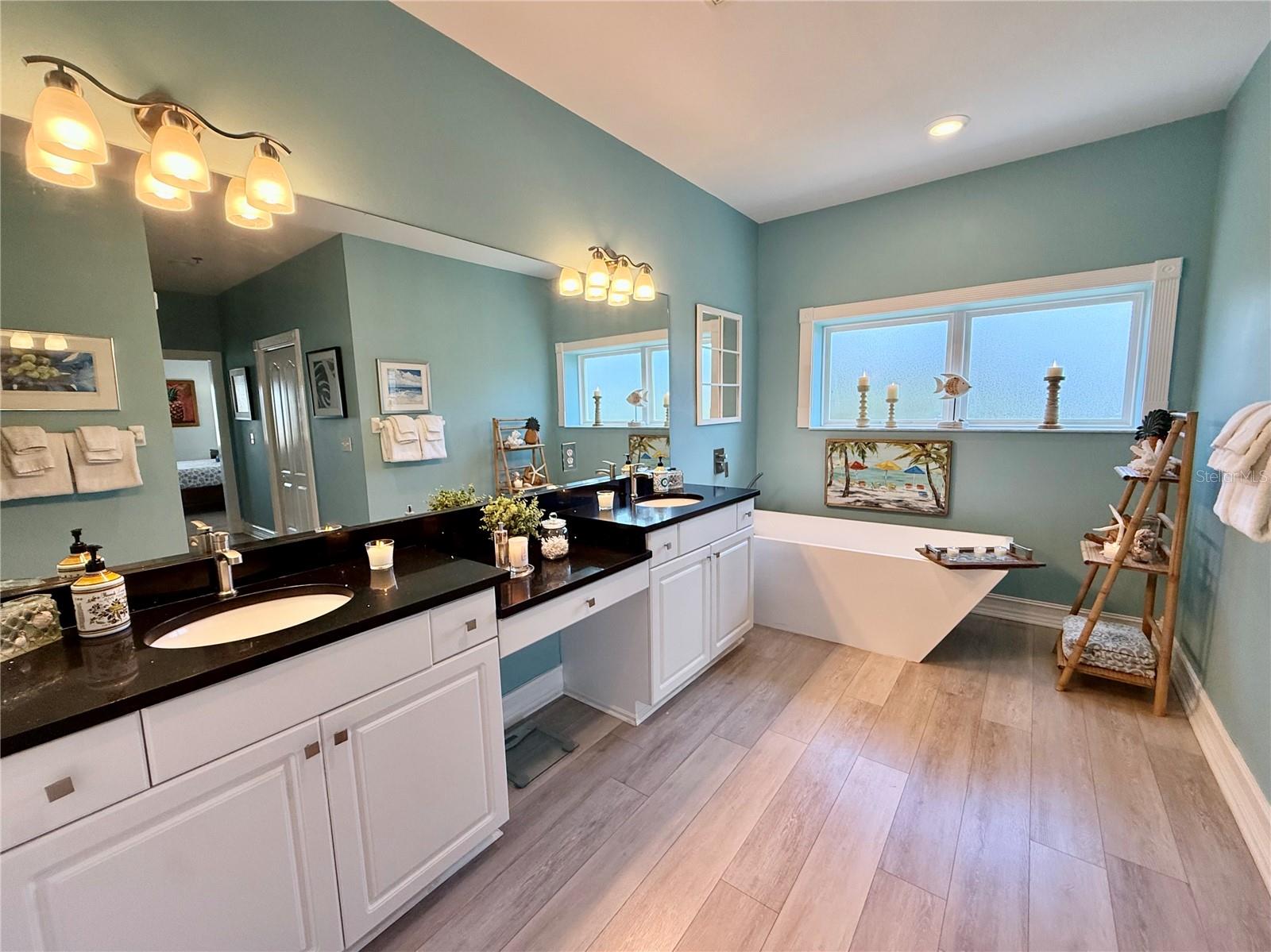 Image 40 of 78 For 423 Atlantic Avenue 102