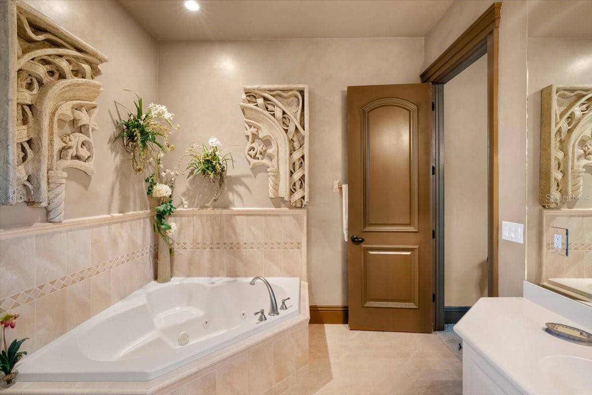 Image 71 of 99 For 3589 Grande Tuscany Way