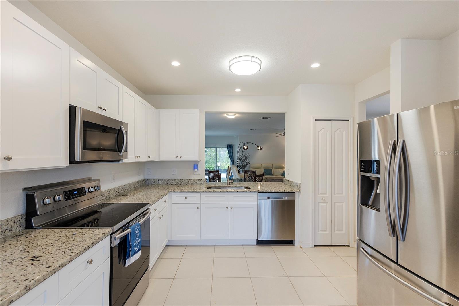 Image 13 of 54 For 537 White Coral Lane