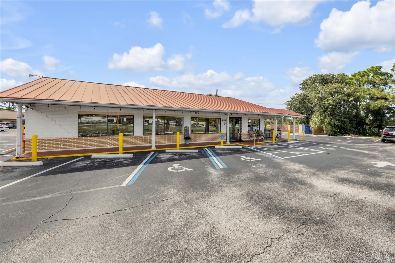 Image 11 of 63 For 2100 Ridgewood Avenue 280