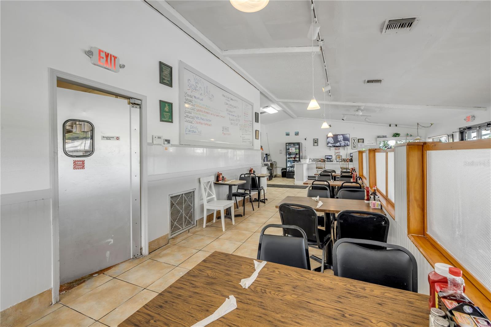 Image 32 of 63 For 2100 Ridgewood Avenue 280