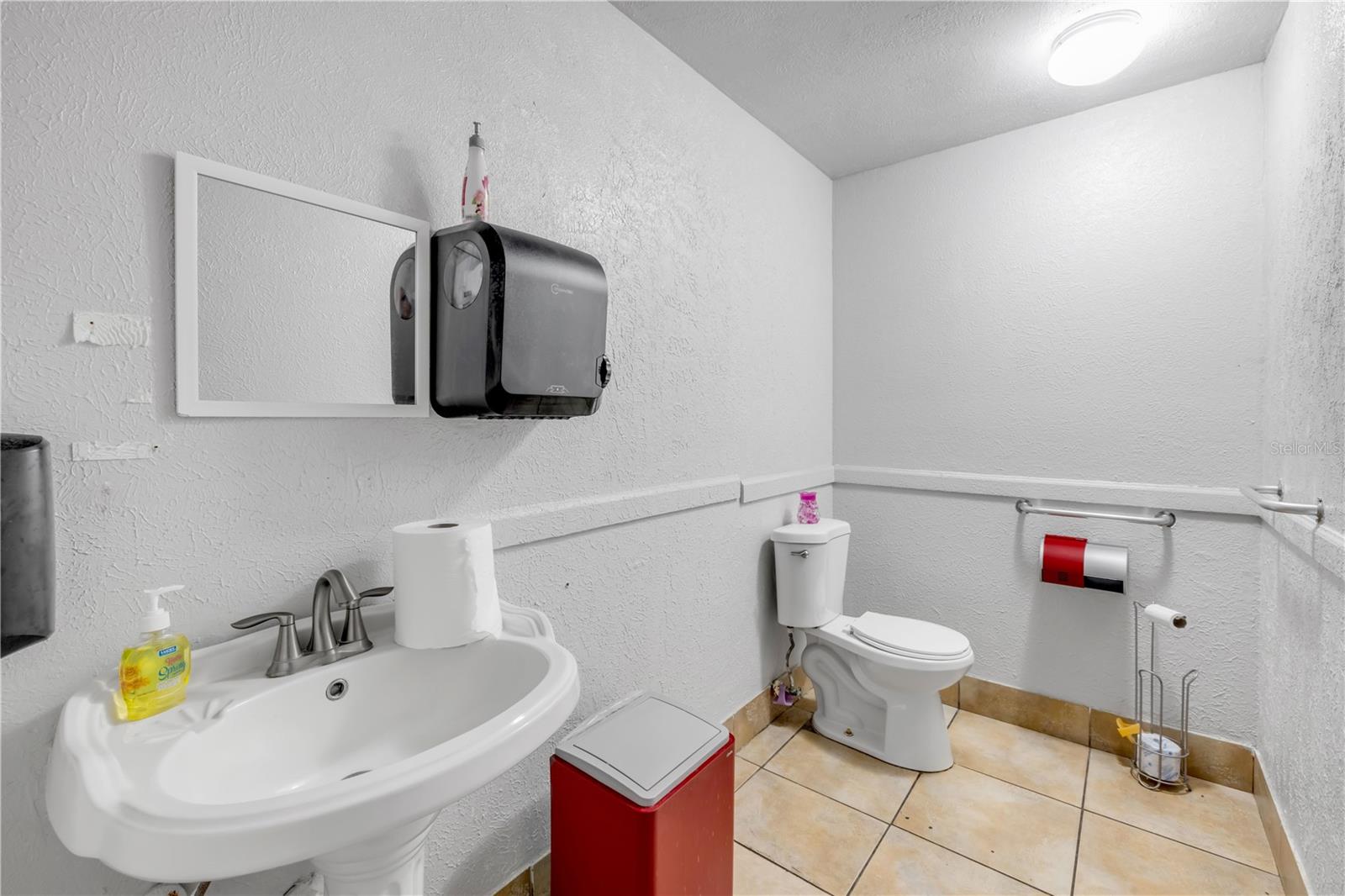 Image 38 of 63 For 2100 Ridgewood Avenue 280