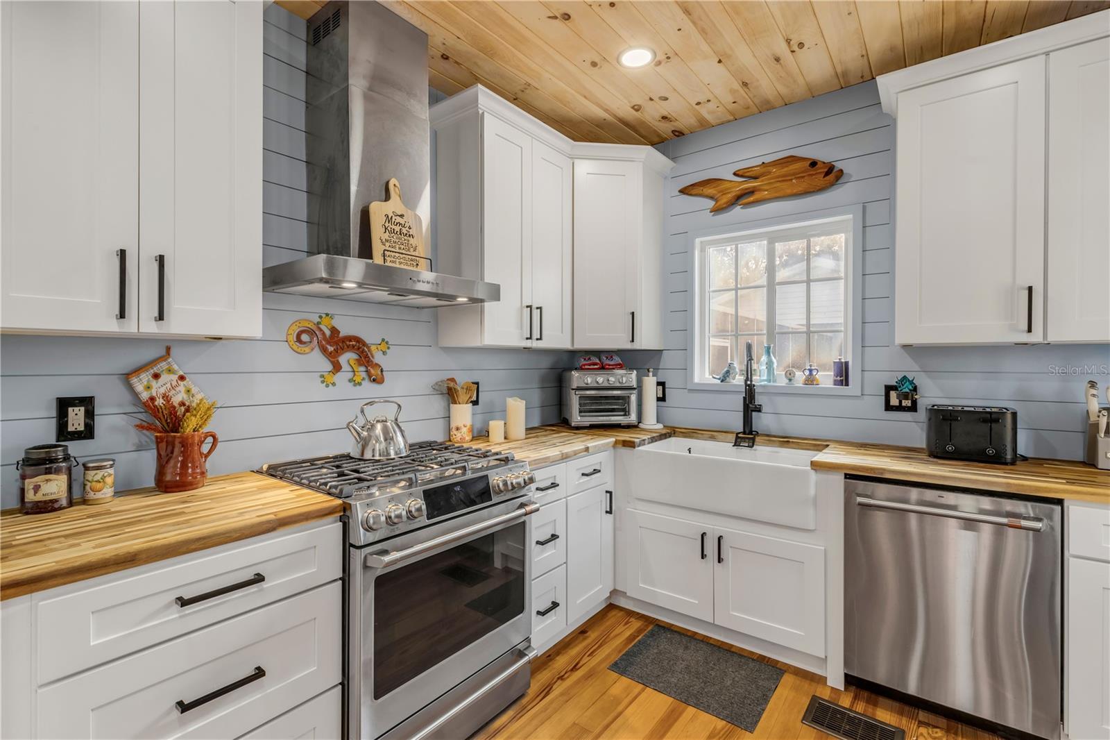 Image 12 of 48 For 532 Faulkner Street