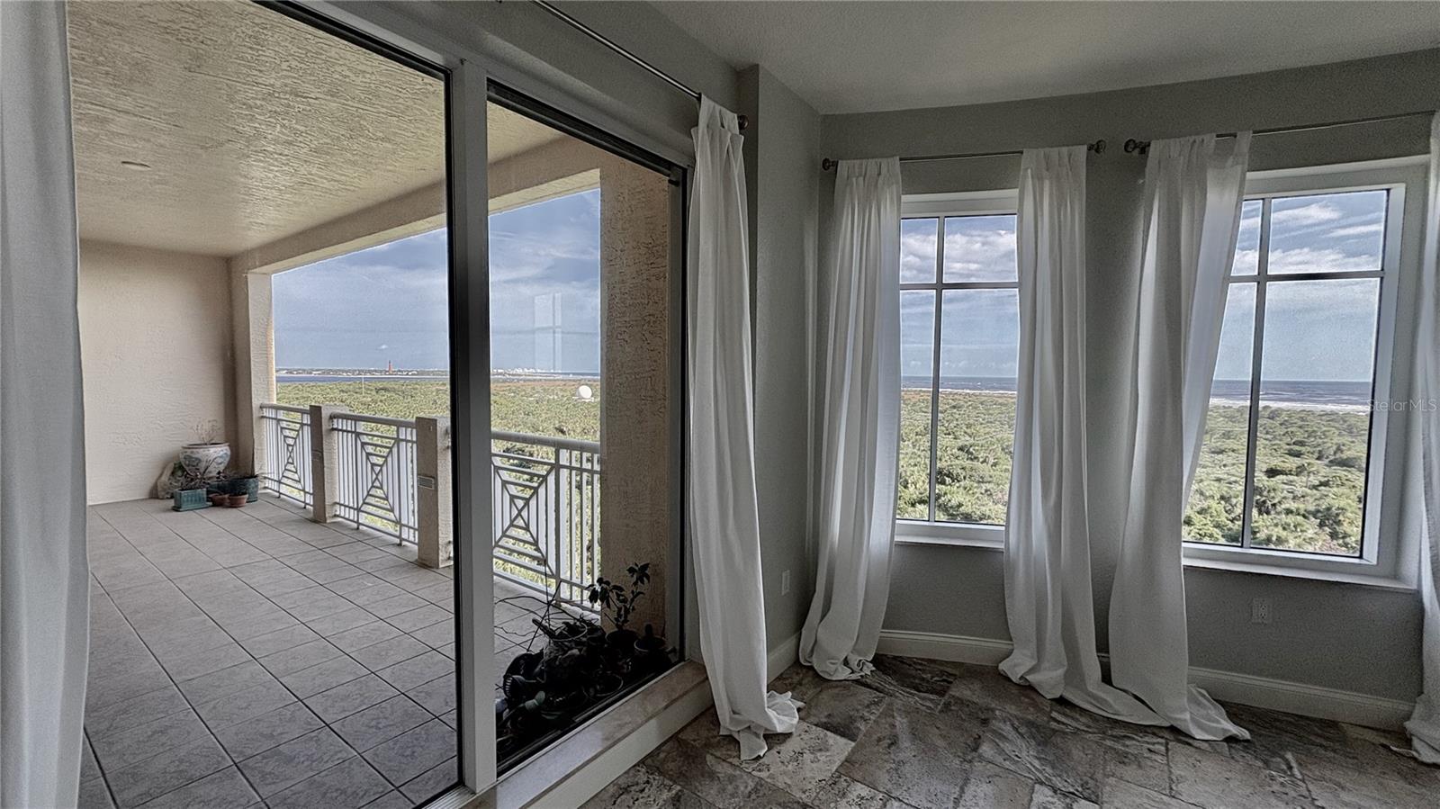 Image 13 of 55 For 261 Minorca Beach Way 702