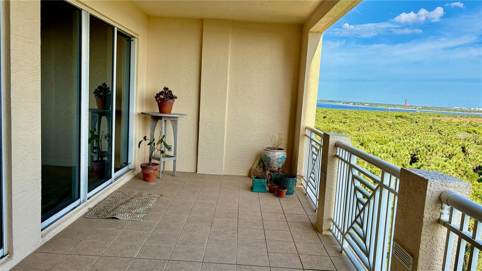 Image 14 of 55 For 261 Minorca Beach Way 702