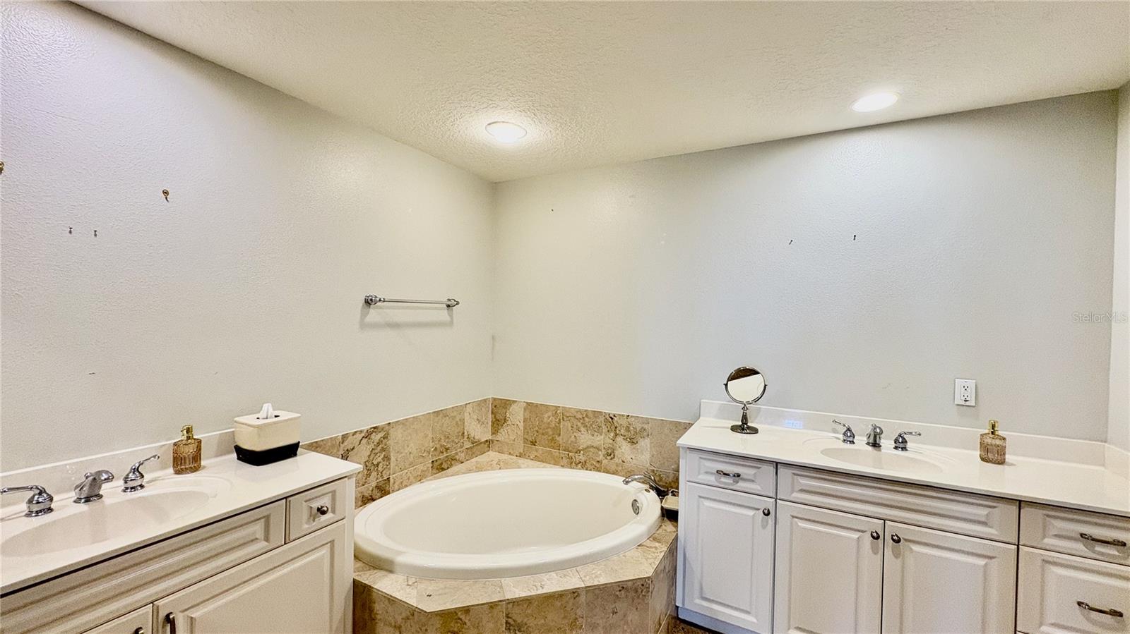 Image 17 of 55 For 261 Minorca Beach Way 702