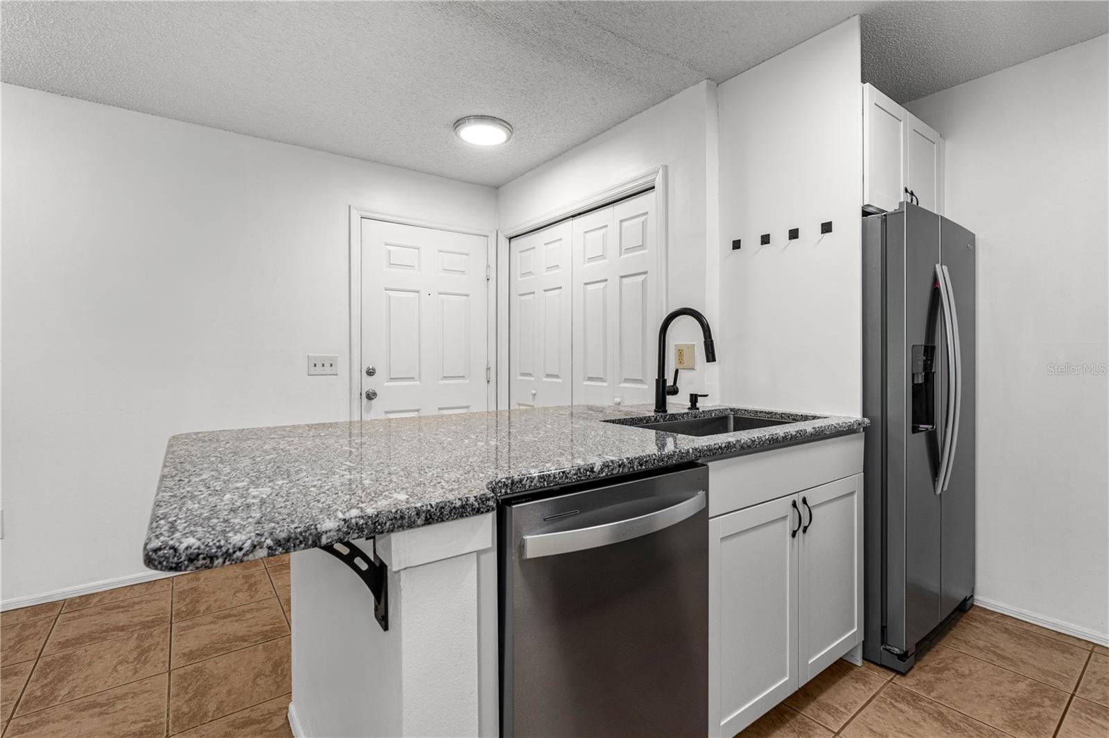 Image 16 of 37 For 1401 Palmetto Avenue 807