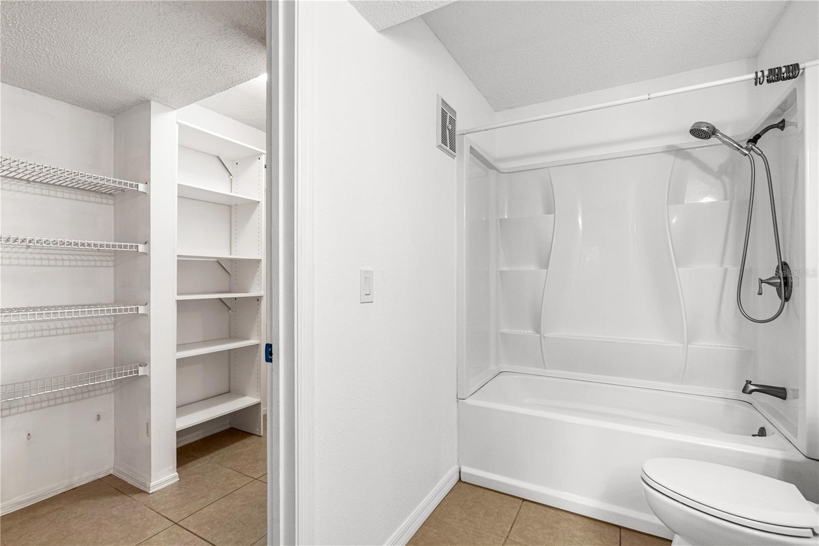 Image 21 of 37 For 1401 Palmetto Avenue 807
