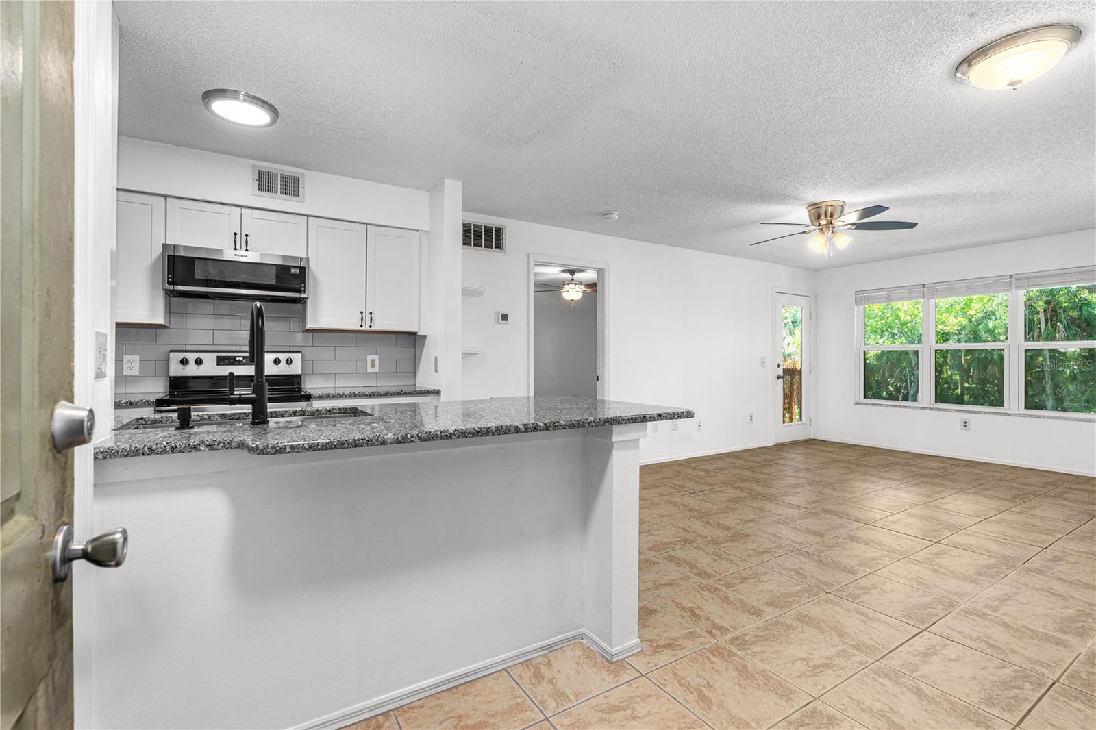 Image 4 of 37 For 1401 Palmetto Avenue 807