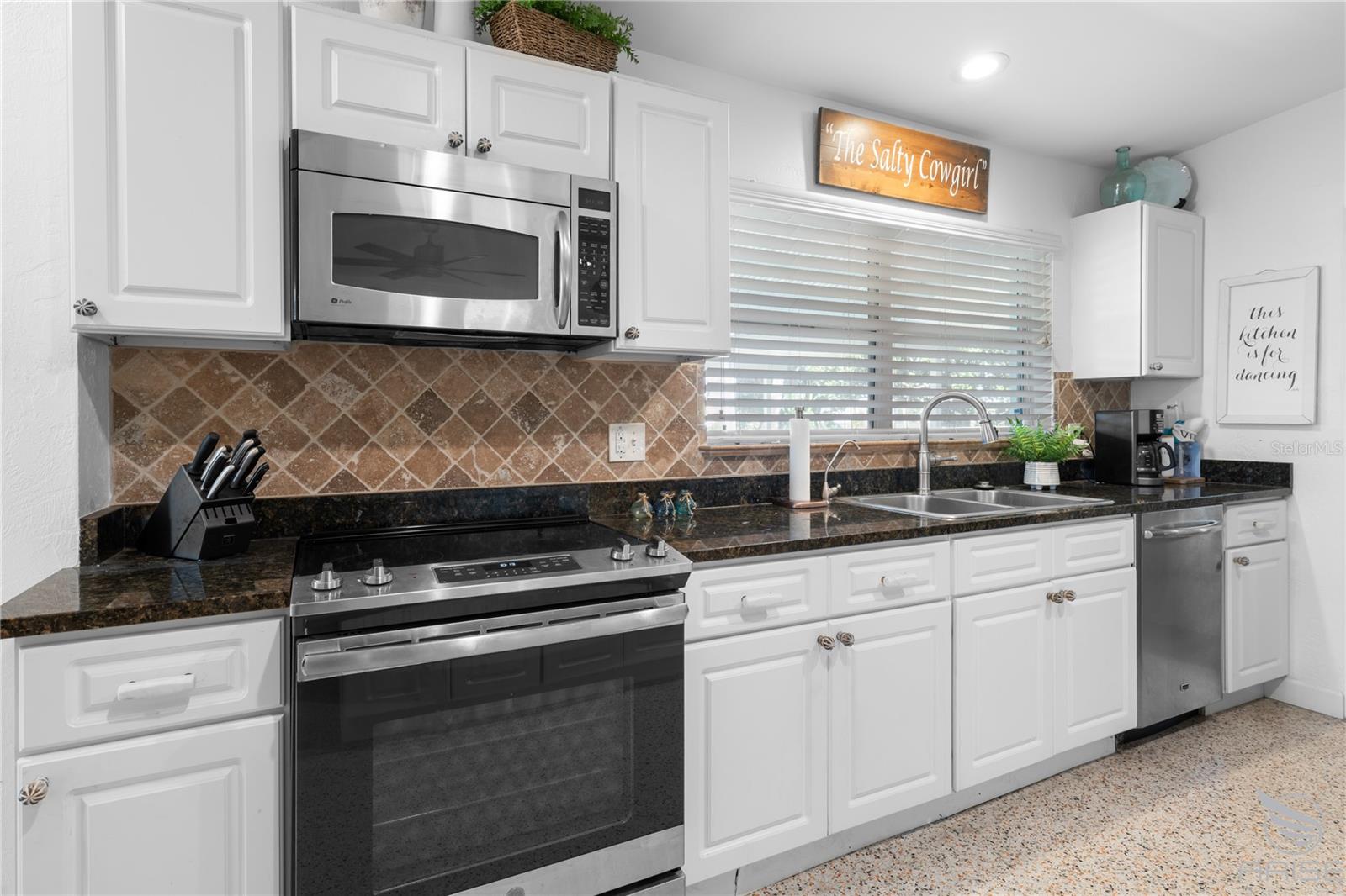 Image 17 of 46 For 2600 Coral Way