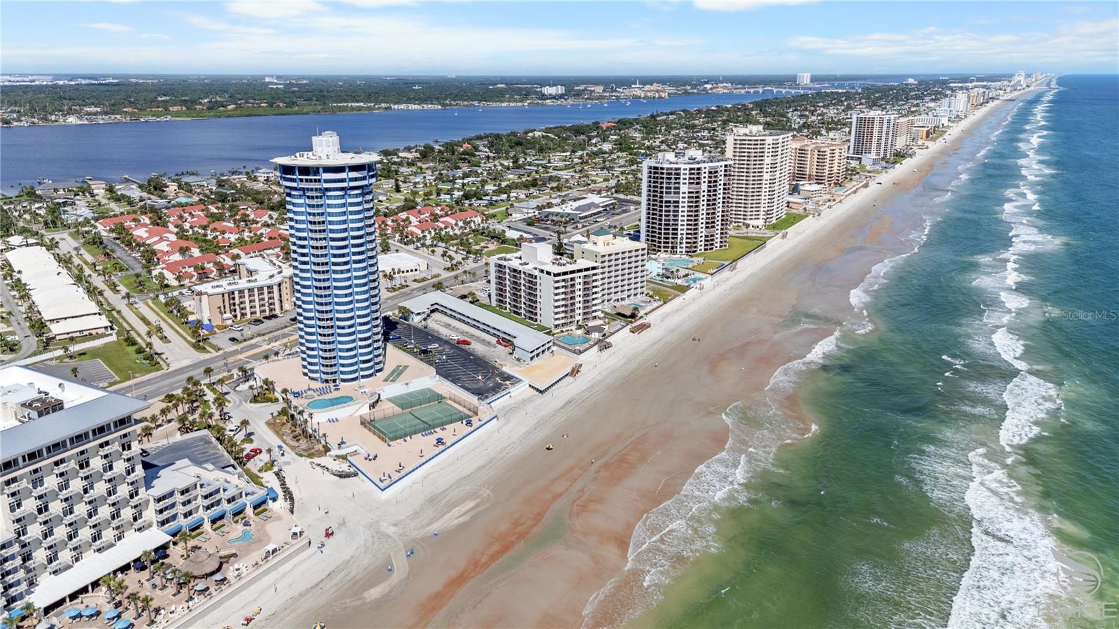 Image 4 of 46 For 2600 Coral Way