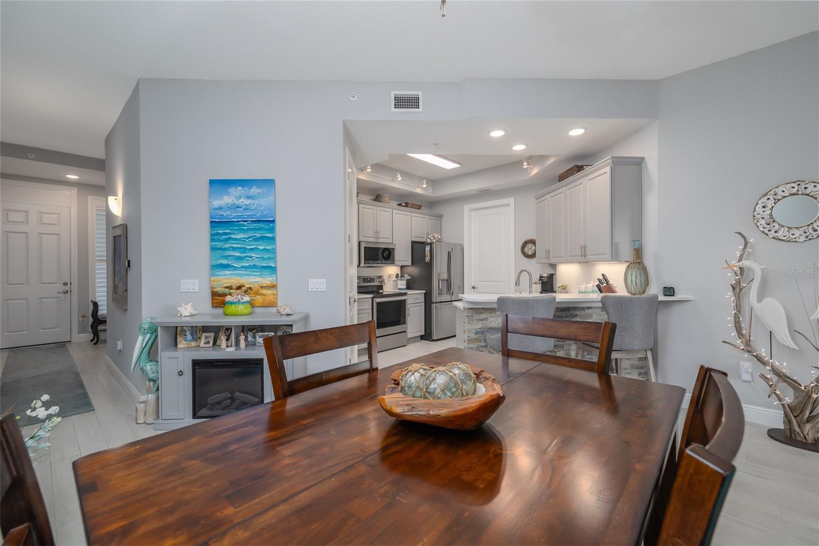 Image 10 of 57 For 1 Riverwalk Drive 402